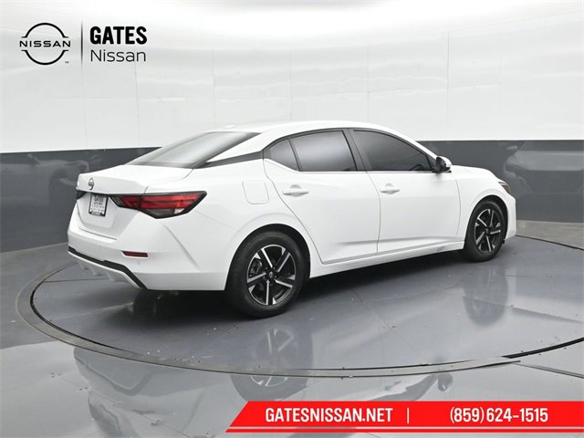 Used 2025 Nissan Sentra SV image 2