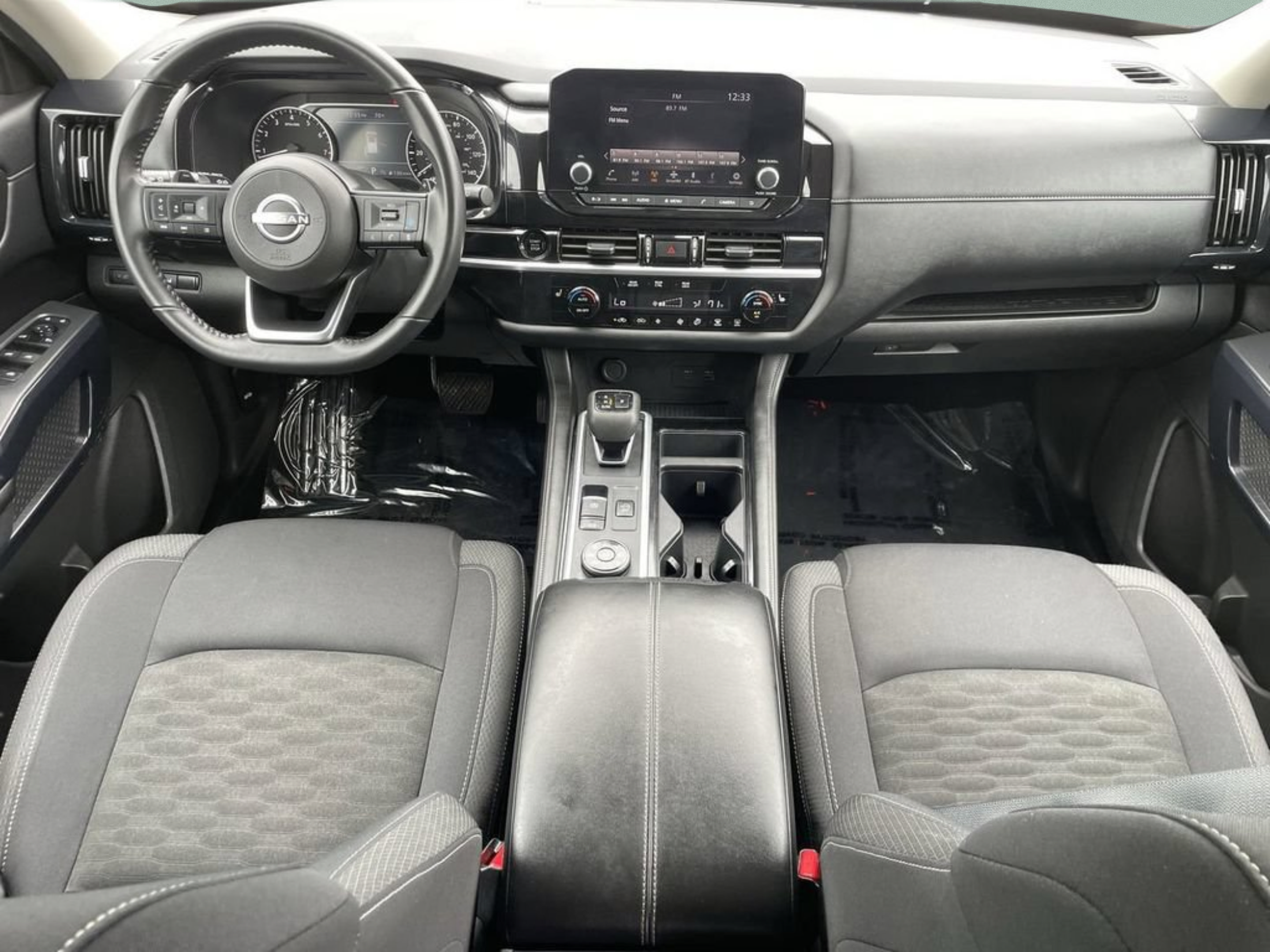 Used 2025 Nissan Pathfinder SV AWD/4WD image 10