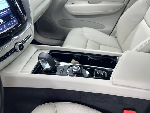 Used 2024 Volvo XC60 B5 Core w/ Protection Package Premier AWD/4WD image 15