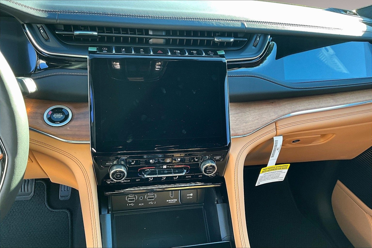 New 2025 Jeep Grand Cherokee Summit image 6