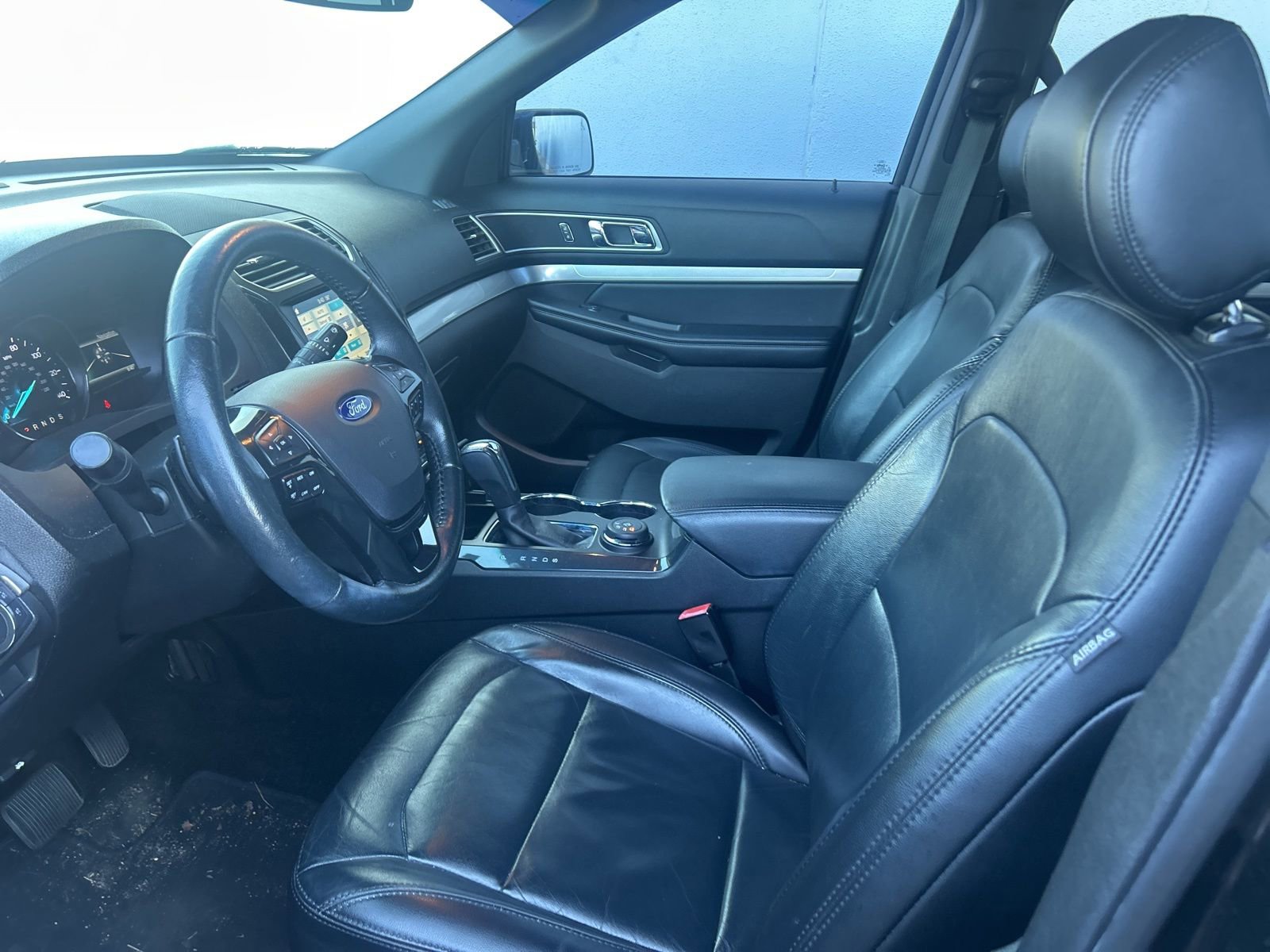 Used 2017 Ford Explorer XLT w/ Equipment Group 202A image 18