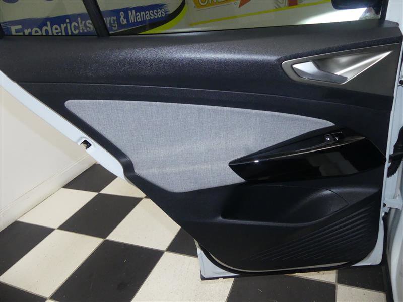 Used 2024 Volkswagen ID.4 Pro image 29