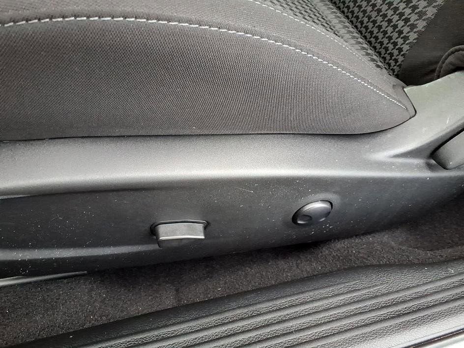 Used 2023 Dodge Challenger R/T w/ Blacktop Package image 25