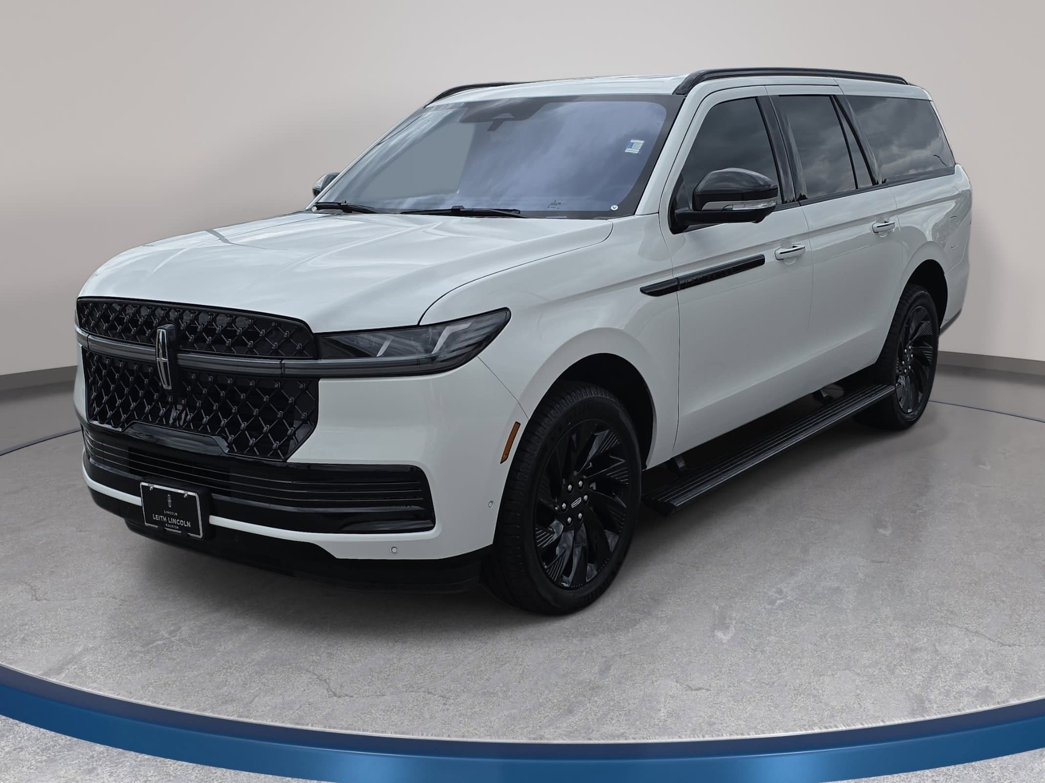 New 2025 Lincoln Navigator L Reserve w/ Jet Appearance Package AWD/4WD video 1