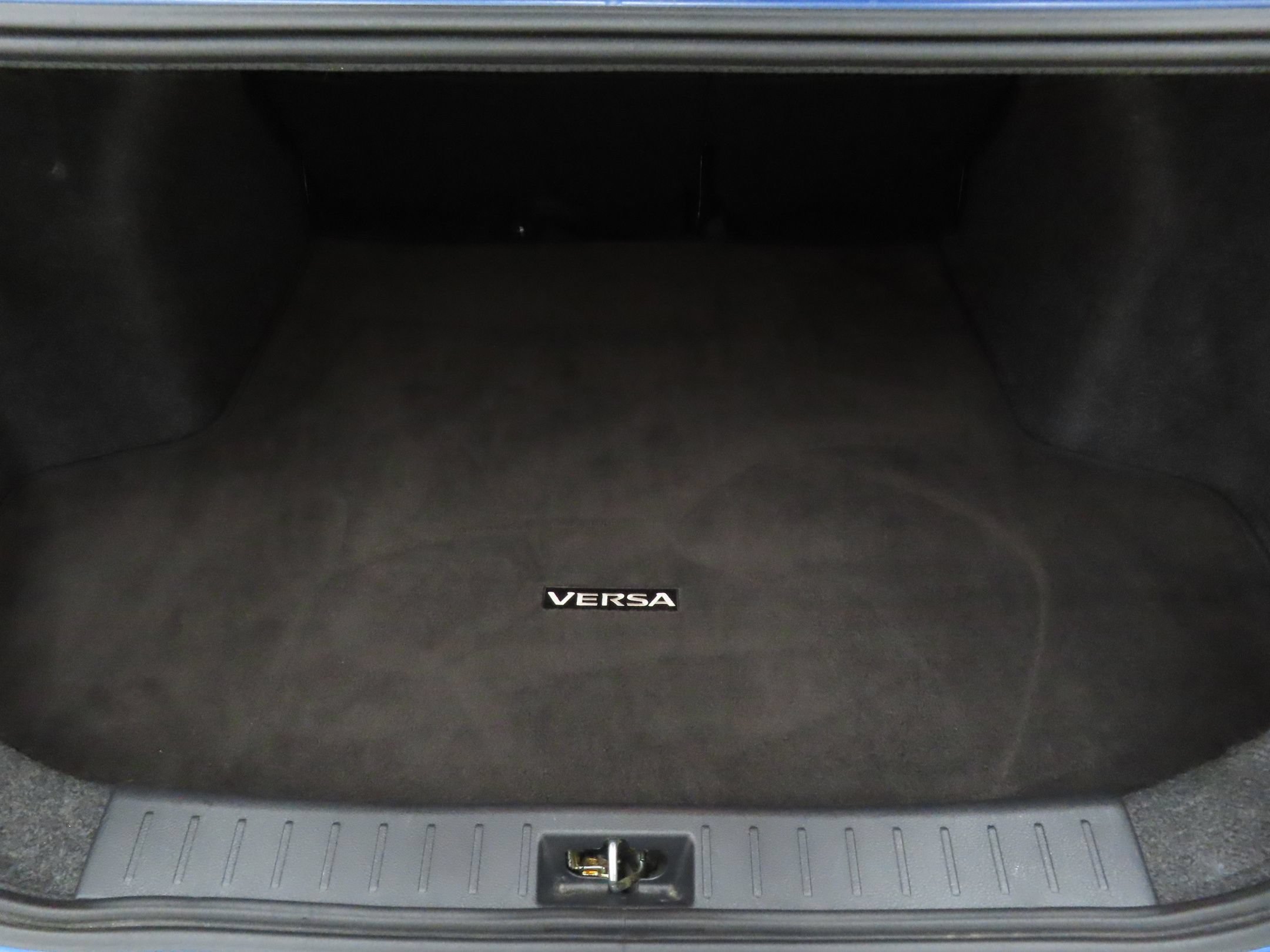 Used 2024 Nissan Versa SR FWD image 22