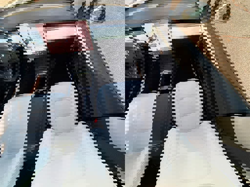 Used 2022 Tesla Model 3 Performance image 21