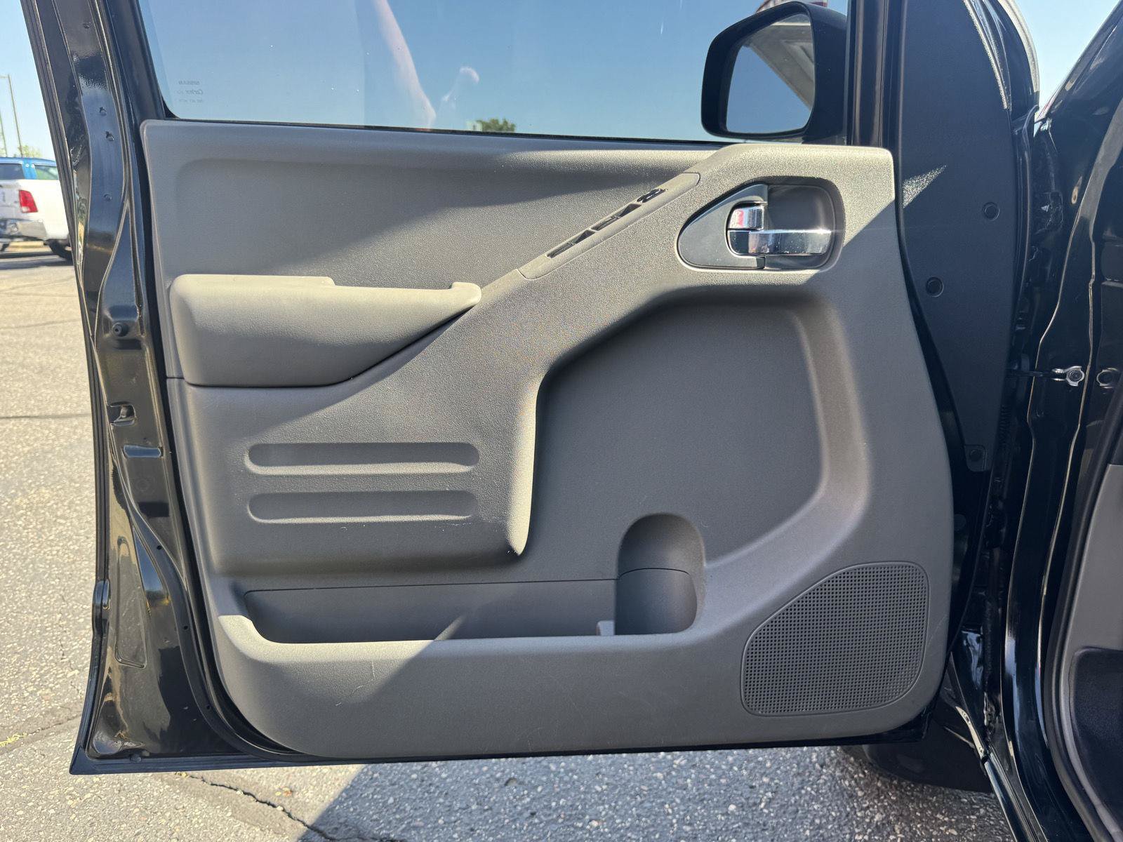 Used 2019 Nissan Frontier SV w/ Value Truck Package AWD/4WD image 12