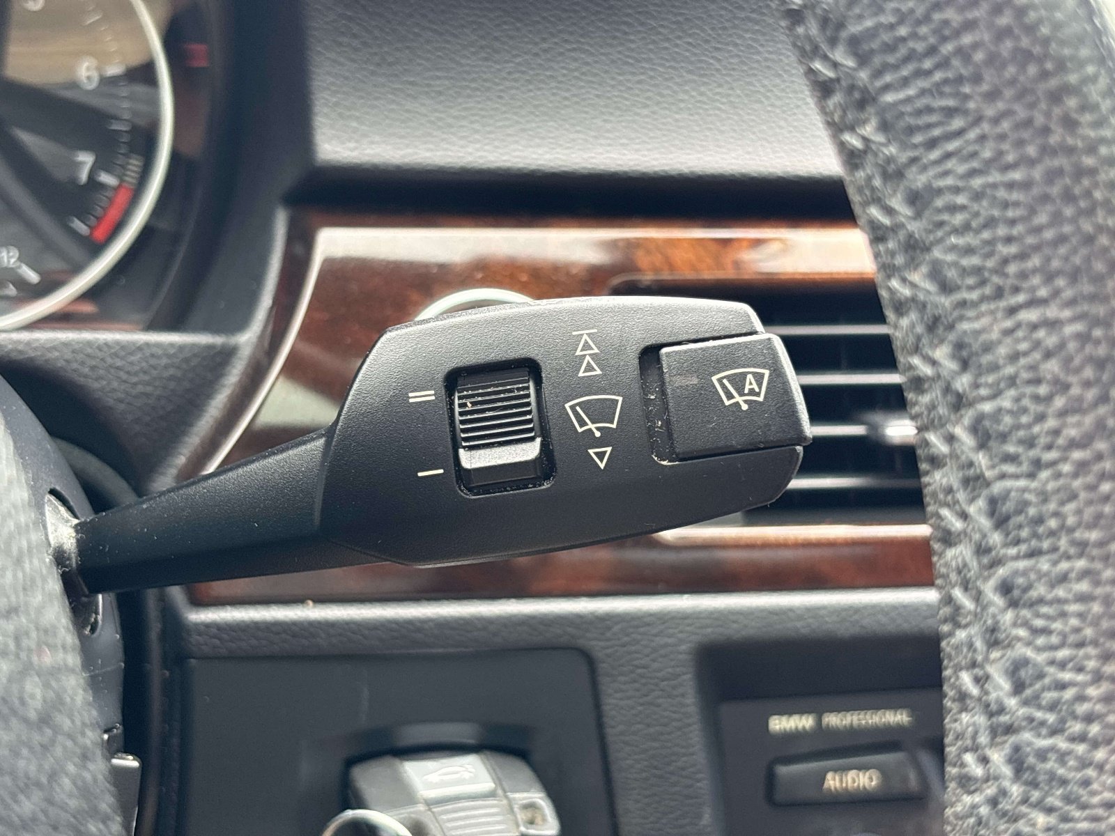 Used 2011 BMW 328i xDrive Sedan AWD/4WD image 23