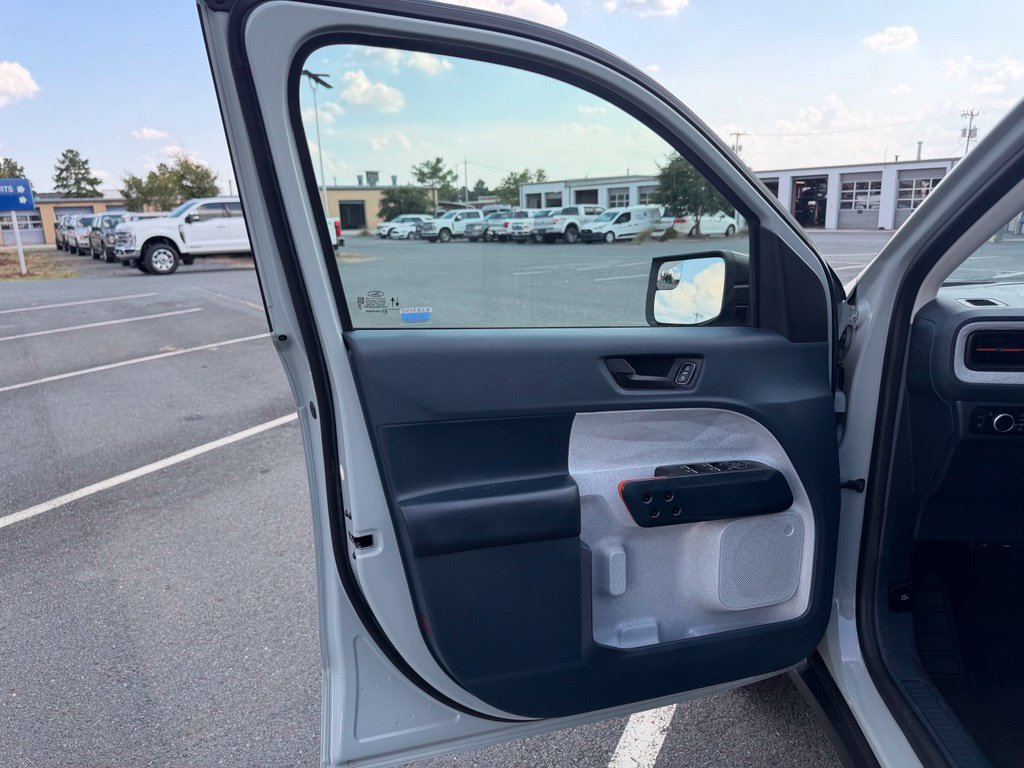 Used 2023 Ford Maverick XLT FWD image 12