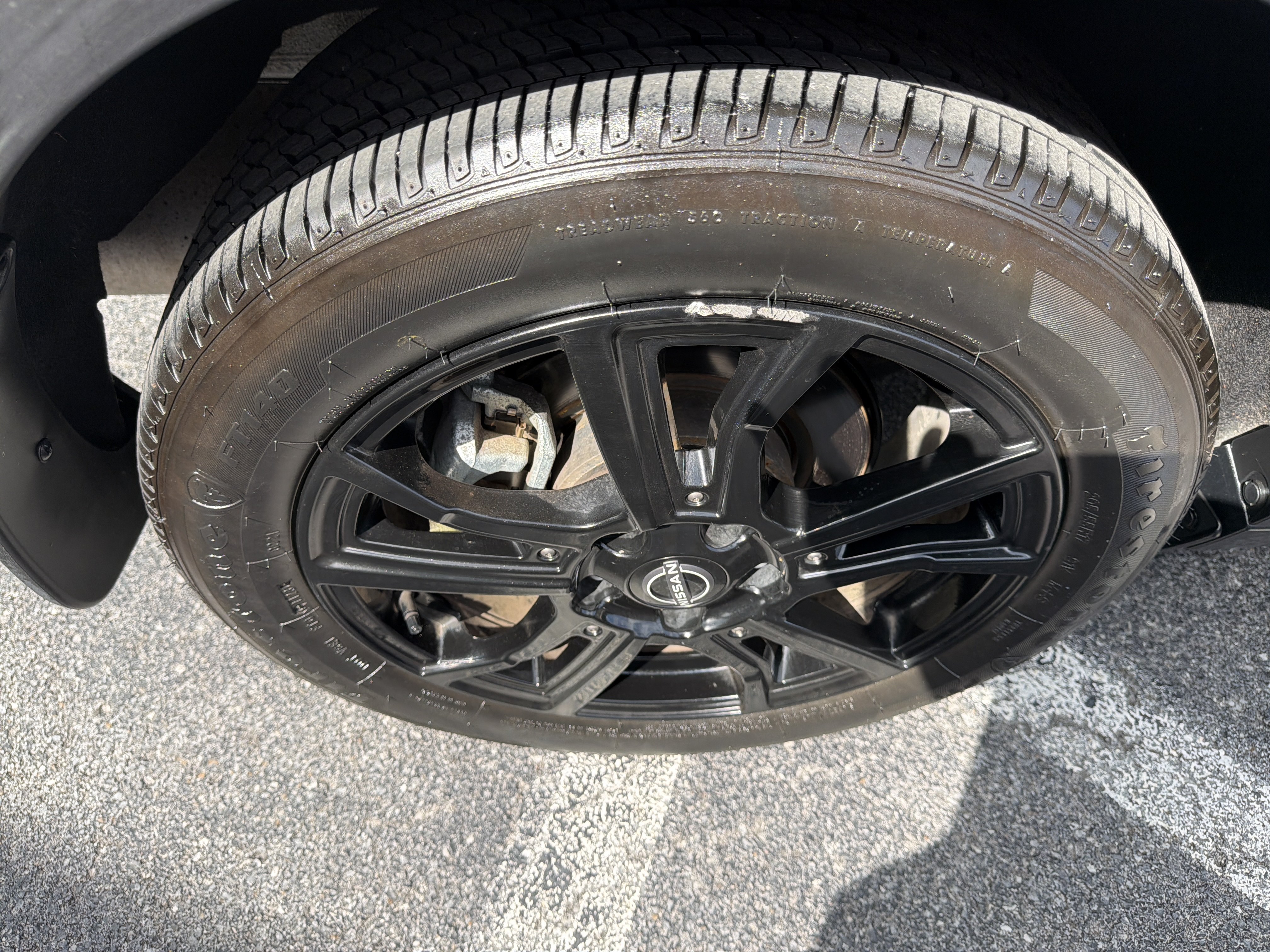 Used 2023 Nissan Kicks SR FWD image 14
