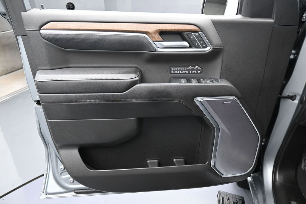 Used 2023 Chevrolet Silverado 1500 High Country w/ High Country Premium Package AWD/4WD image 13