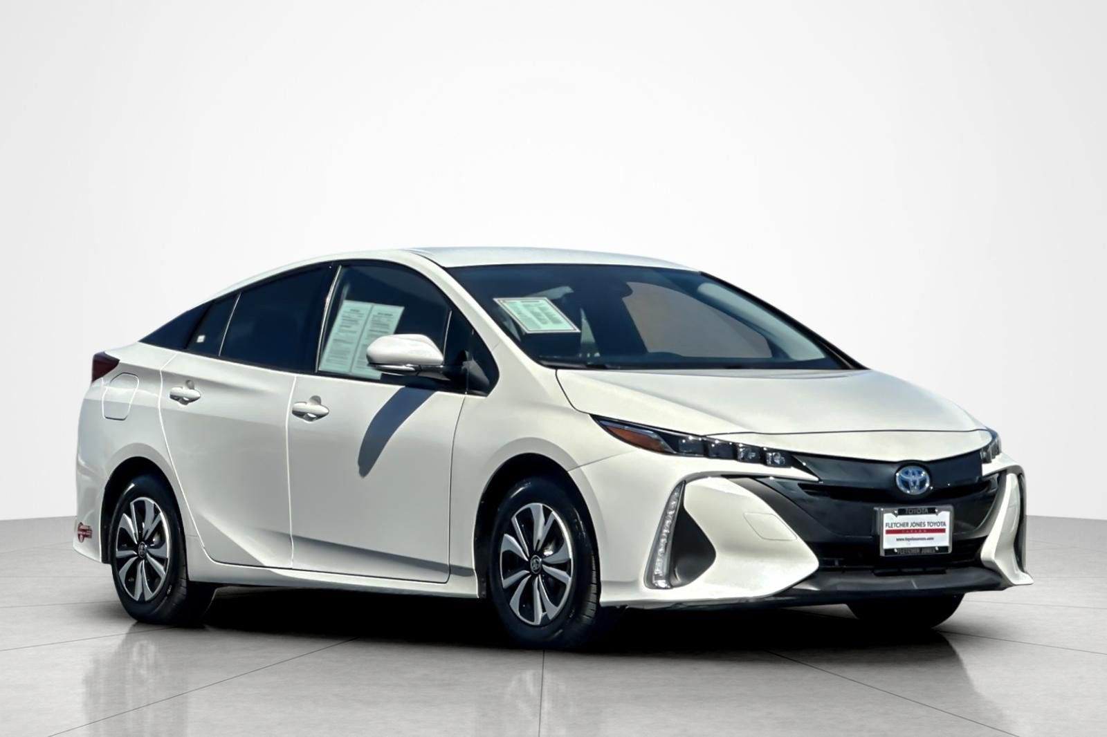 Certified 2017 Toyota Prius Prime Premium w/ Preferred Accessory Package FWD image 7