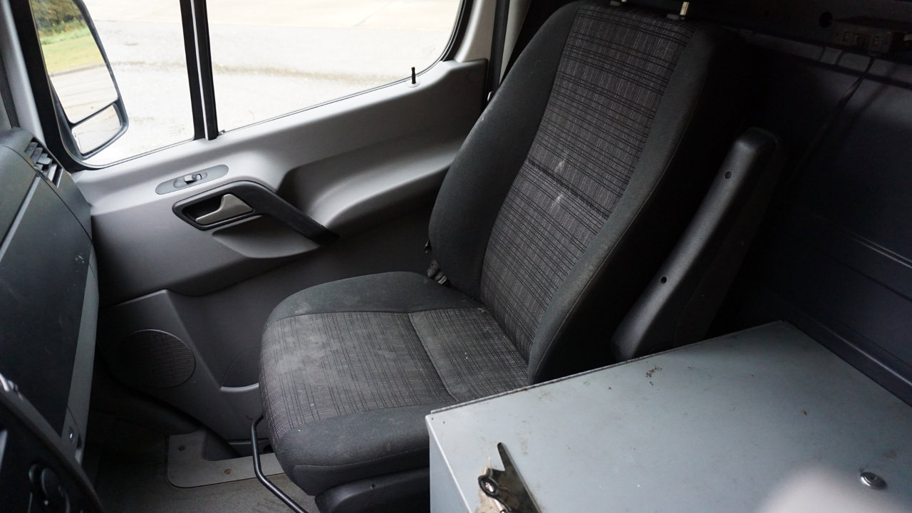 Used 2017 Mercedes-Benz Sprinter 2500 image 17