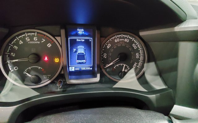 Used 2016 Toyota Tacoma TRD Off-Road image 23