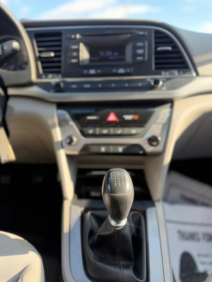 Used 2017 Hyundai Elantra SE FWD image 9