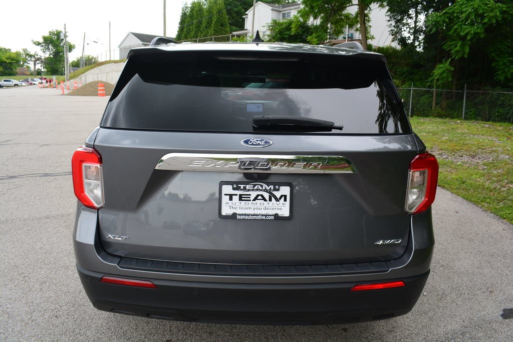 Used 2022 Ford Explorer XLT AWD/4WD image 6