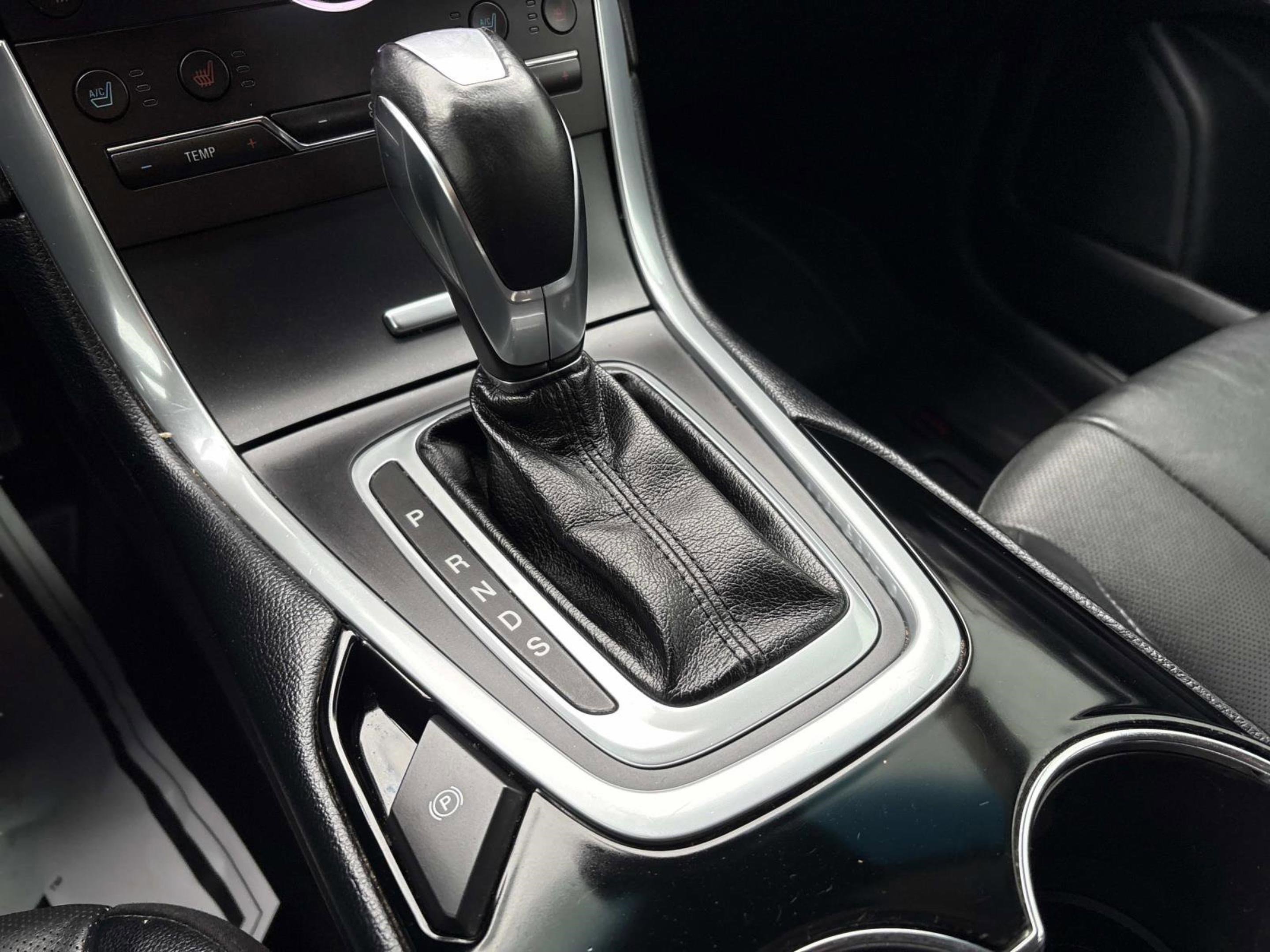 Used 2018 Ford Edge Titanium w/ Equipment Group 301A image 33