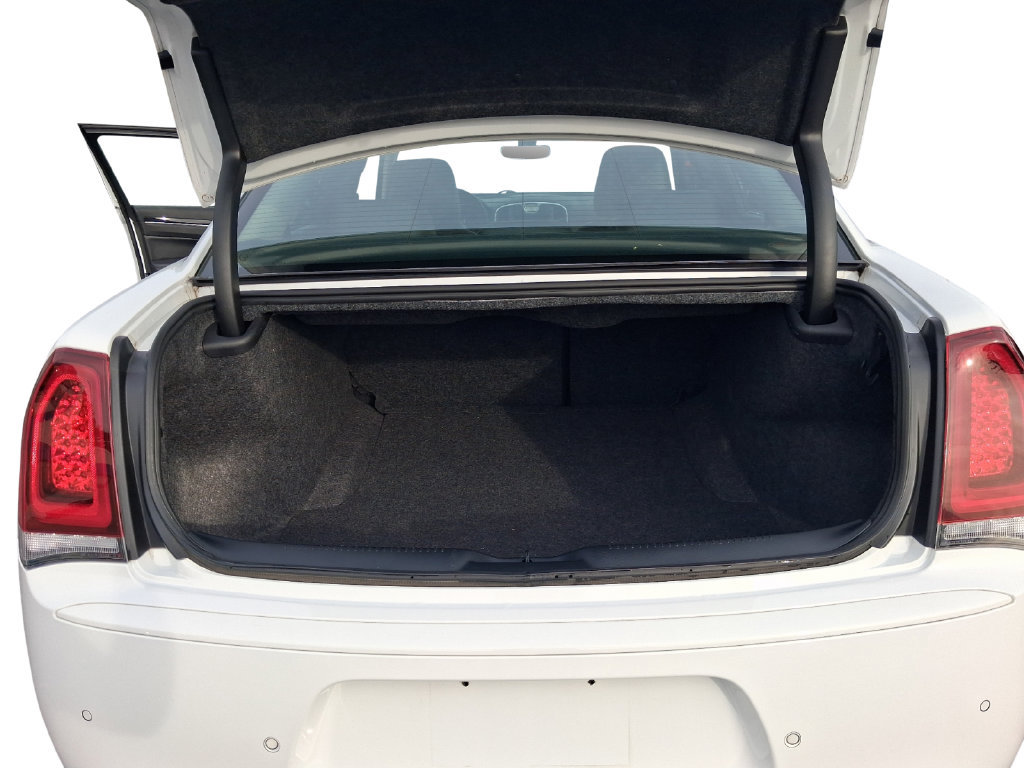 Used 2023 Chrysler 300 Touring L AWD/4WD image 43