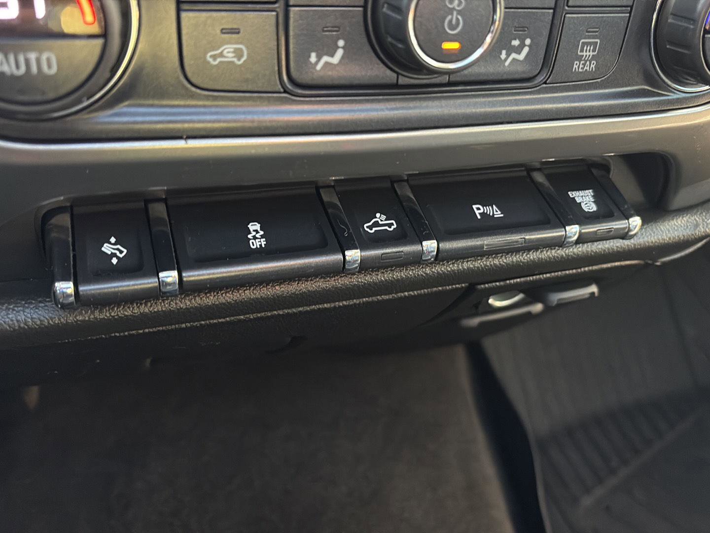 Used 2018 Chevrolet Silverado 3500 LTZ w/ Duramax Plus Package image 28