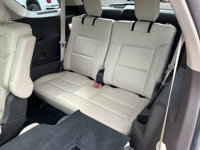 Used 2021 Ford Explorer Platinum w/ Equipment Group 601A AWD/4WD image 30