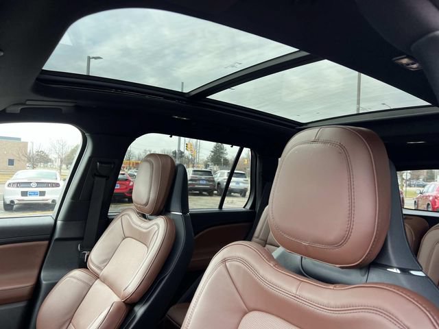 Used 2025 Lincoln Aviator Reserve w/ Equipment Group 201A AWD/4WD image 16
