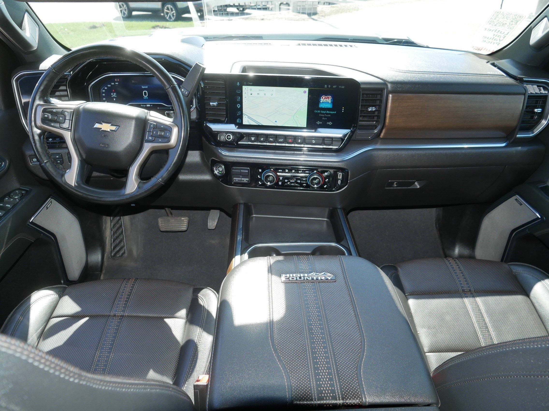 Used 2024 Chevrolet Silverado 2500 High Country w/ Technology Package AWD/4WD image 10