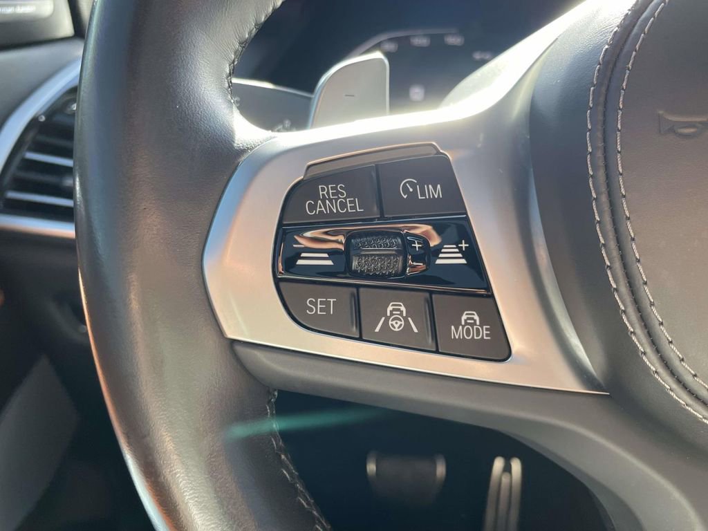 Used 2022 BMW X5 M50i image 24