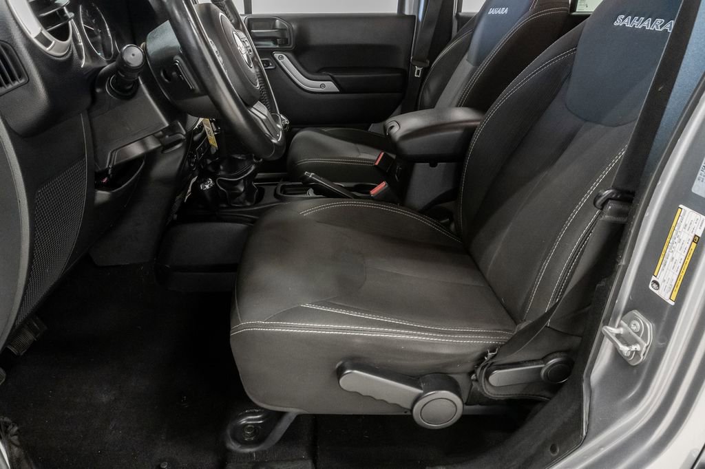 Used 2018 Jeep Wrangler Unlimited Sahara w/ Connectivity Group image 11
