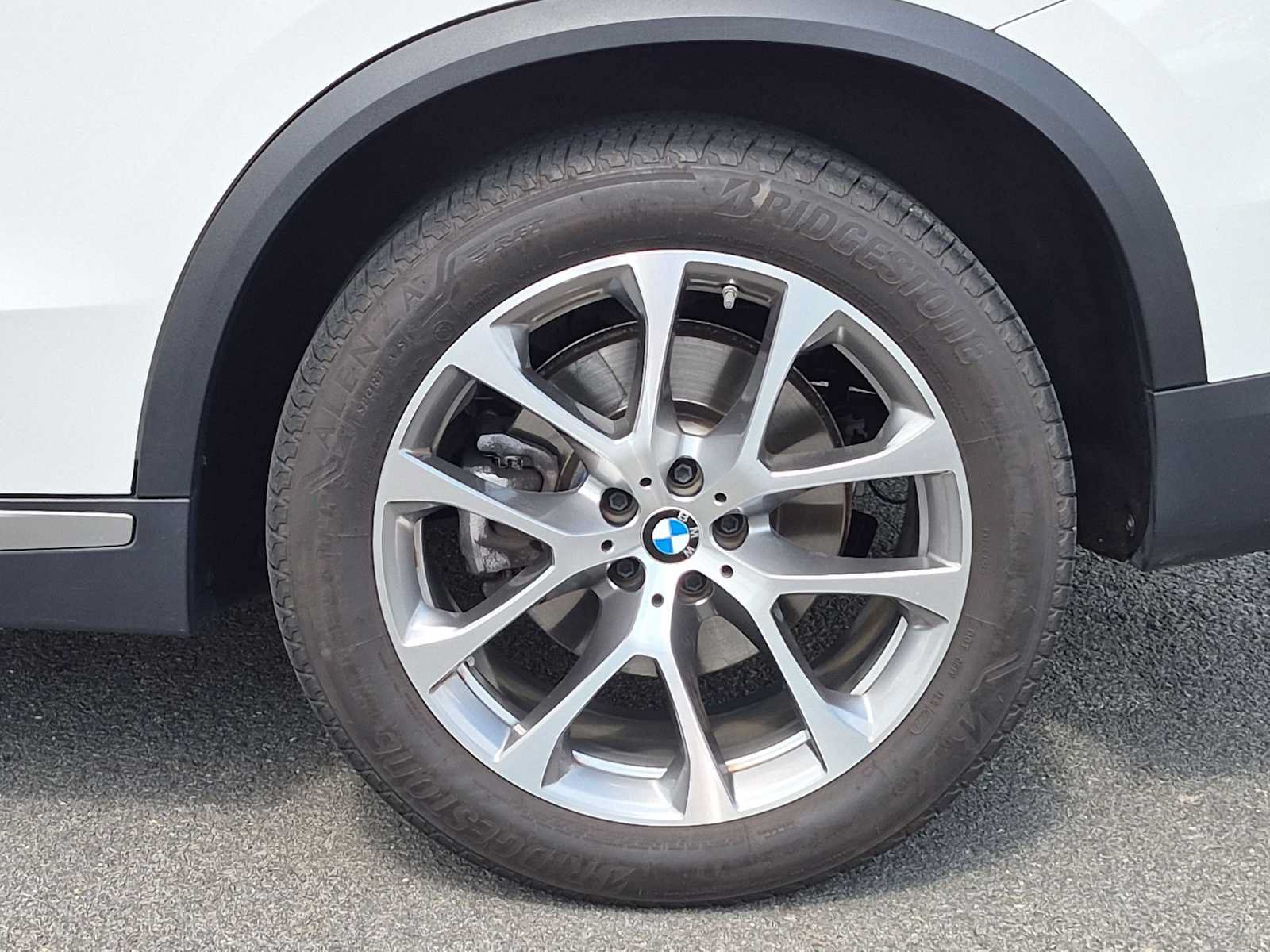 Used 2024 BMW X5 xDrive40i w/ Premium Package AWD/4WD image 14