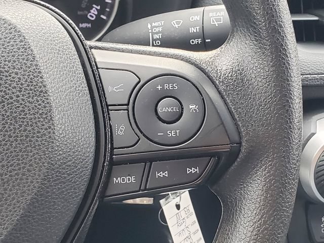 Used 2021 Toyota RAV4 LE AWD/4WD image 14