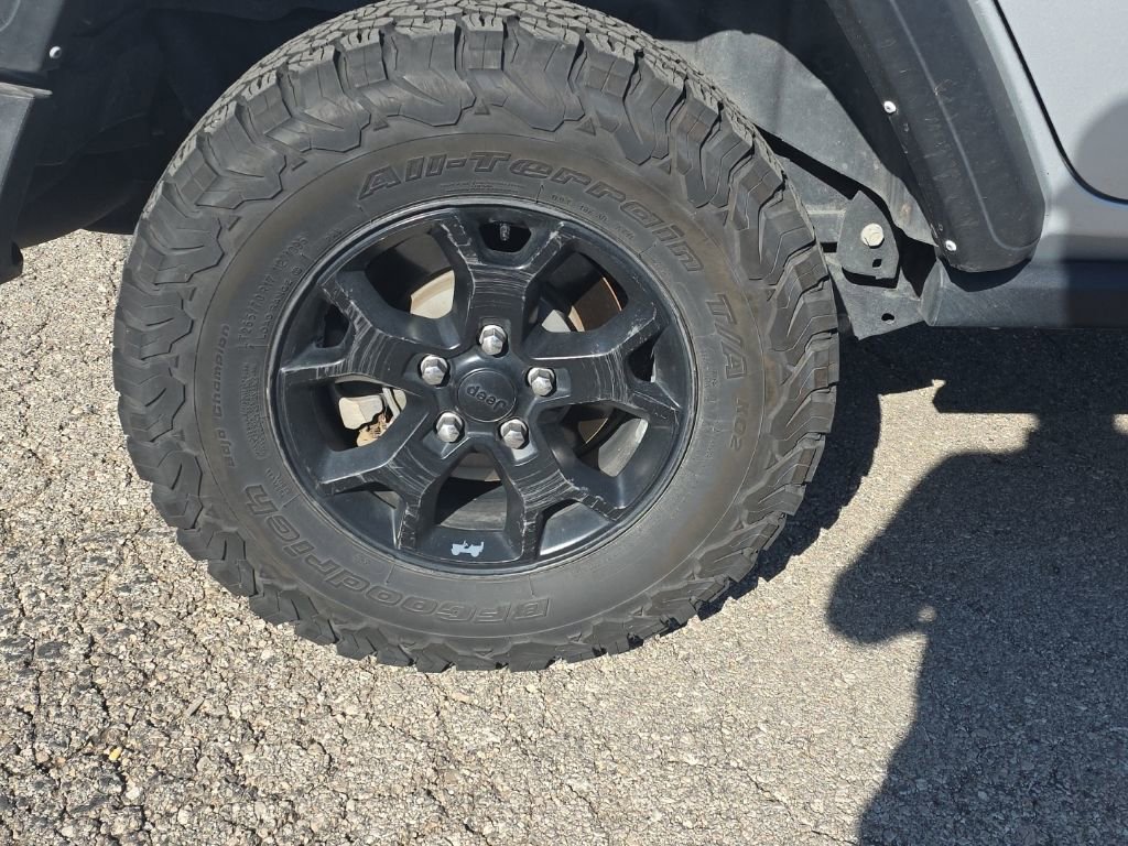 Used 2022 Jeep Wrangler Unlimited Willys image 14