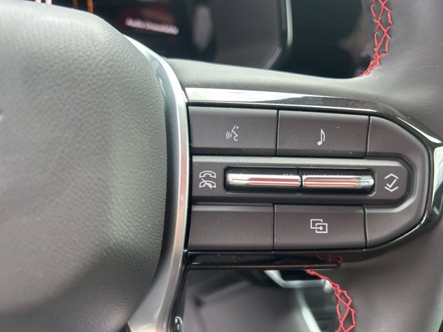 Used 2025 Chevrolet Colorado Z71 w/ Technology Package image 19