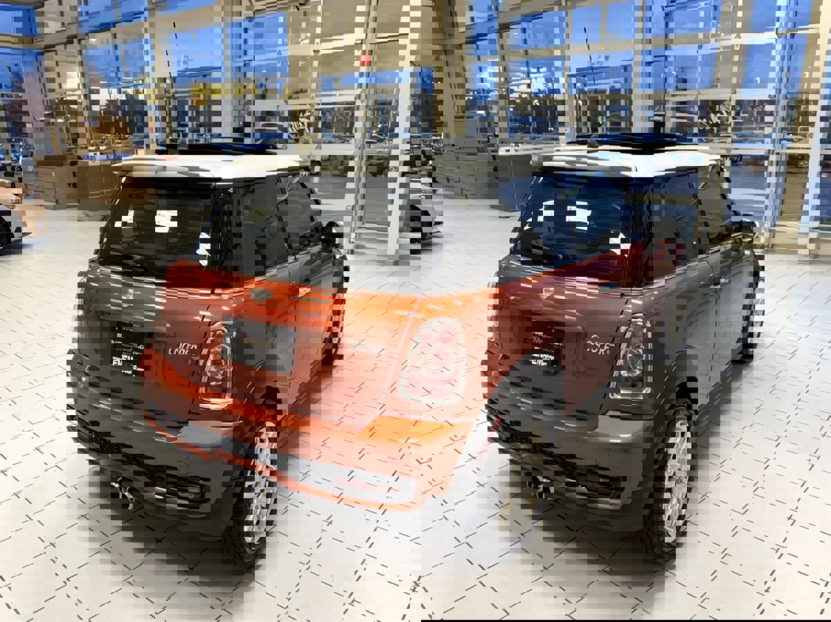 Used 2011 MINI Cooper S image 9