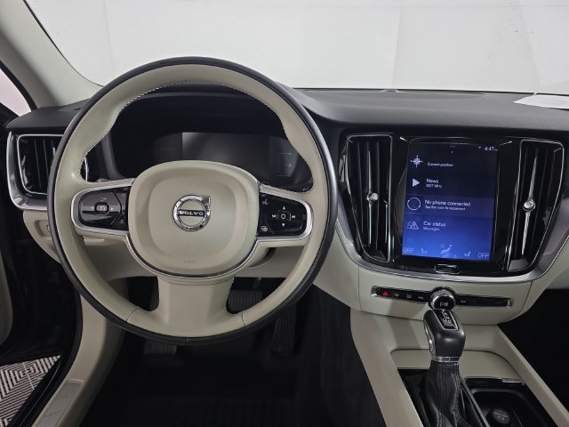 Used 2019 Volvo S60 T5 Momentum FWD image 12