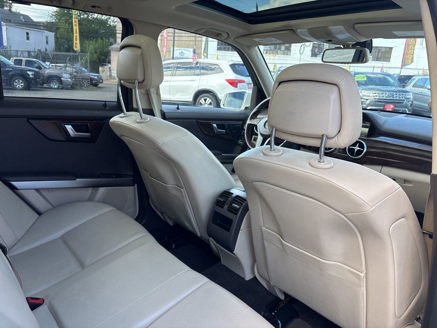 Used 2015 Mercedes-Benz GLK 350 4MATIC image 36