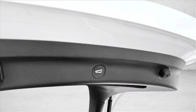 Used 2022 Tesla Model Y Performance image 7