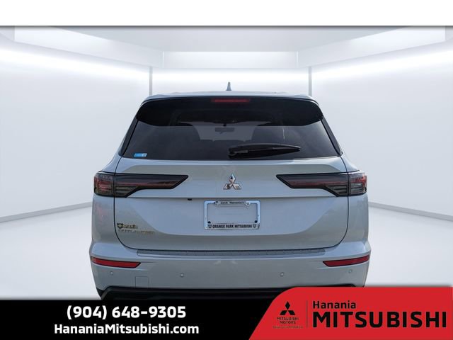 Used 2025 Mitsubishi Outlander ES image 4