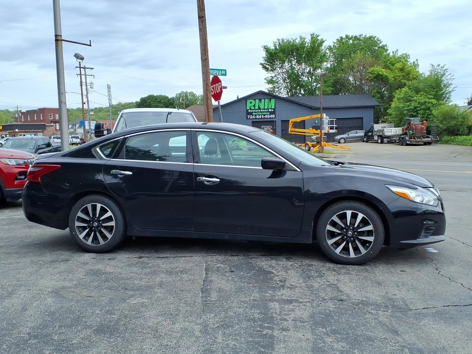 Used 2018 Nissan Altima 2.5 SV FWD image 2