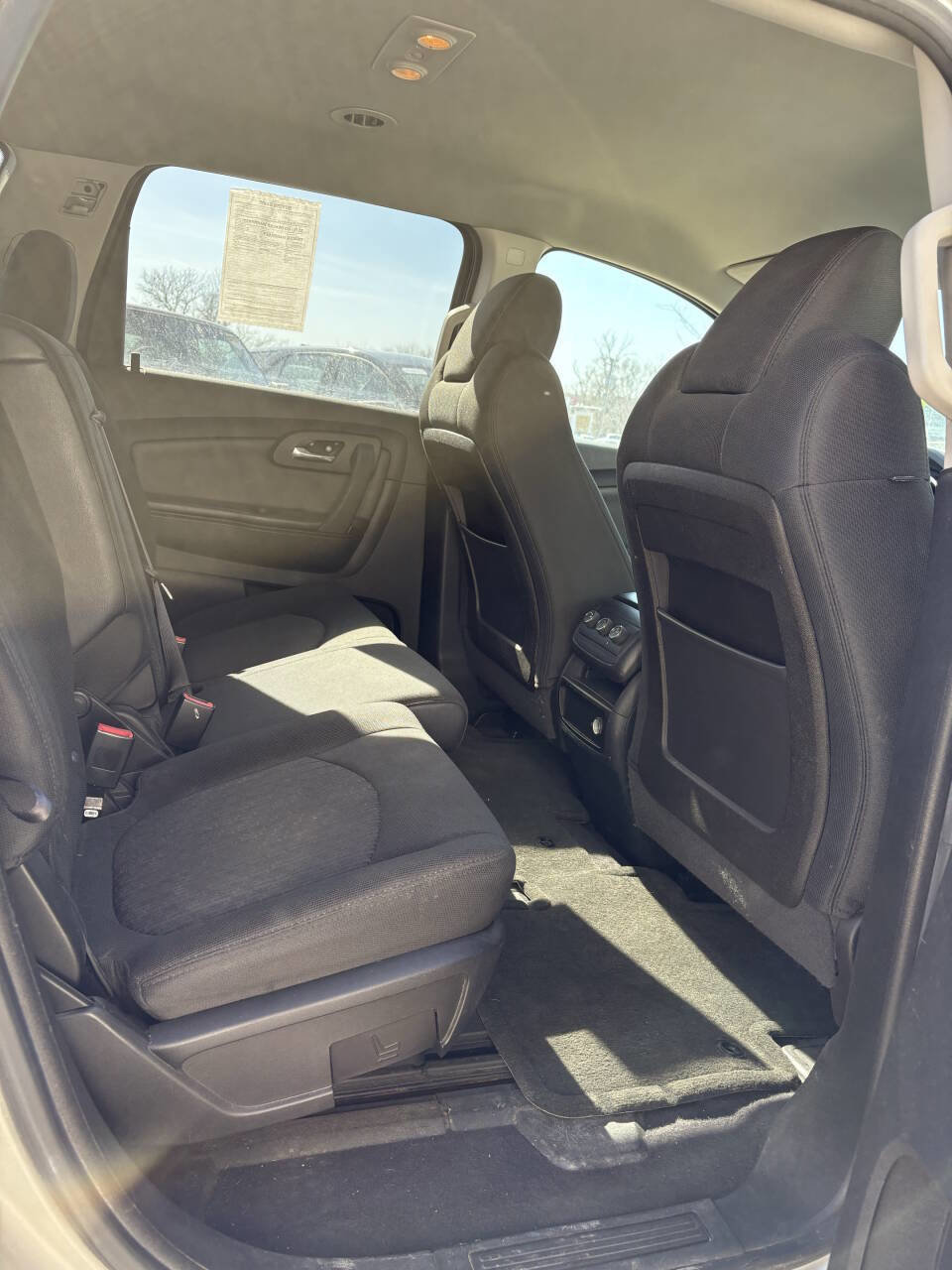 Used 2010 Chevrolet Traverse LT image 7