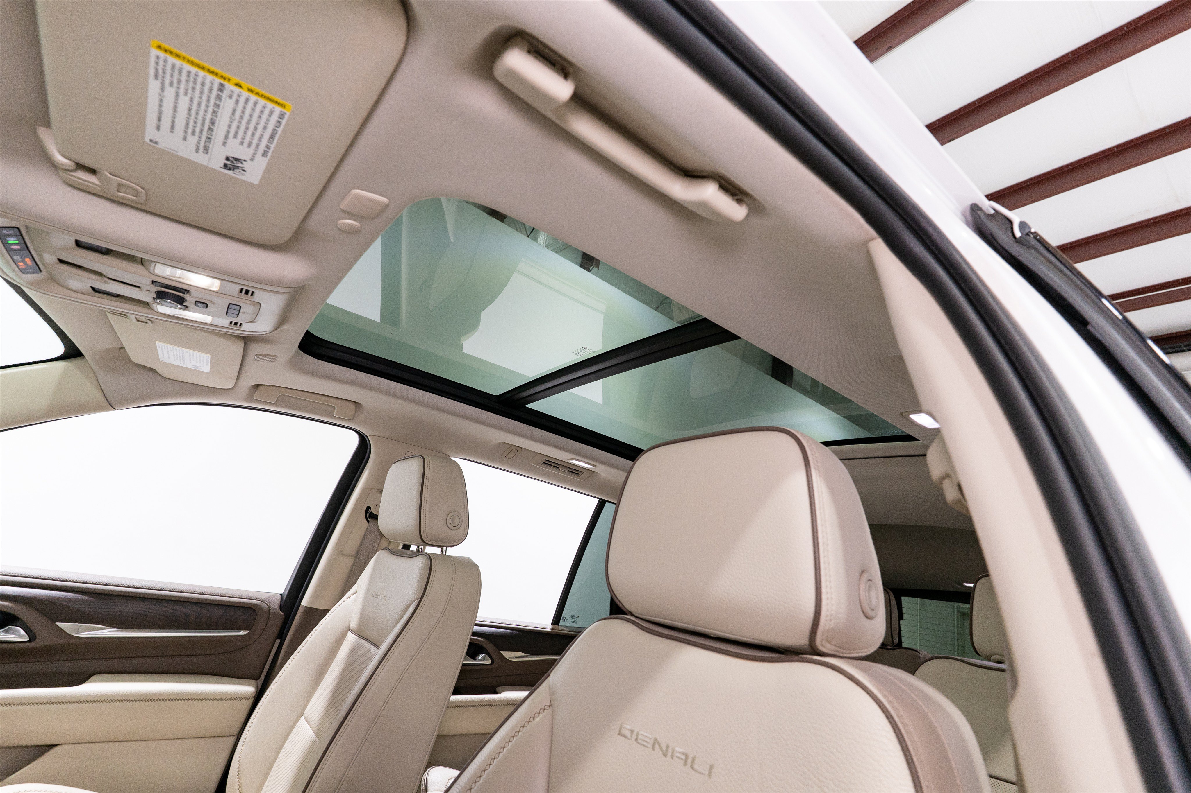 Used 2023 GMC Yukon Denali AWD/4WD image 18