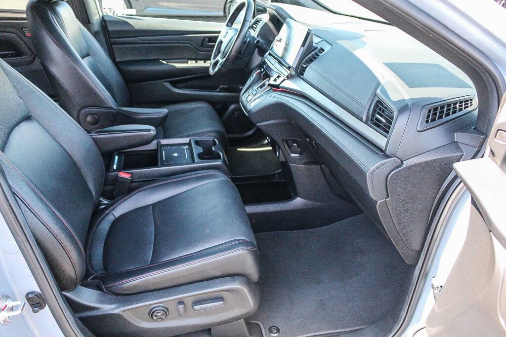 Used 2025 Honda Odyssey Sport-L image 8