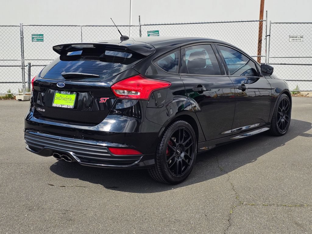 Used 2016 Ford Focus ST FWD image 7