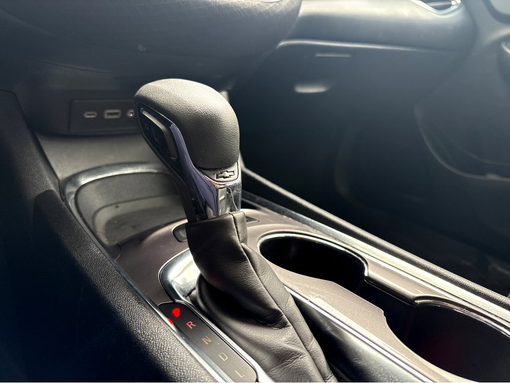 Used 2021 Chevrolet Malibu LT FWD image 17