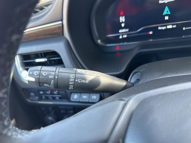 Used 2024 Chevrolet Suburban Premier image 17