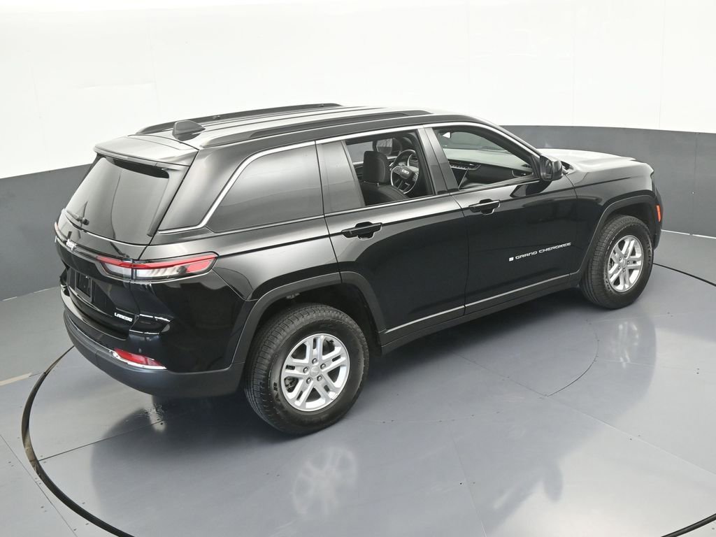 Used 2025 Jeep Grand Cherokee Laredo image 48