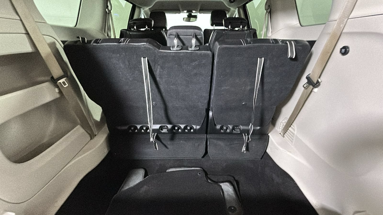 Used 2024 Chrysler Pacifica Touring-L FWD image 32
