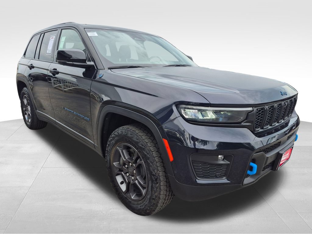 Used 2024 Jeep Grand Cherokee Trailhawk w/ Advanced Protech Group II AWD/4WD image 7