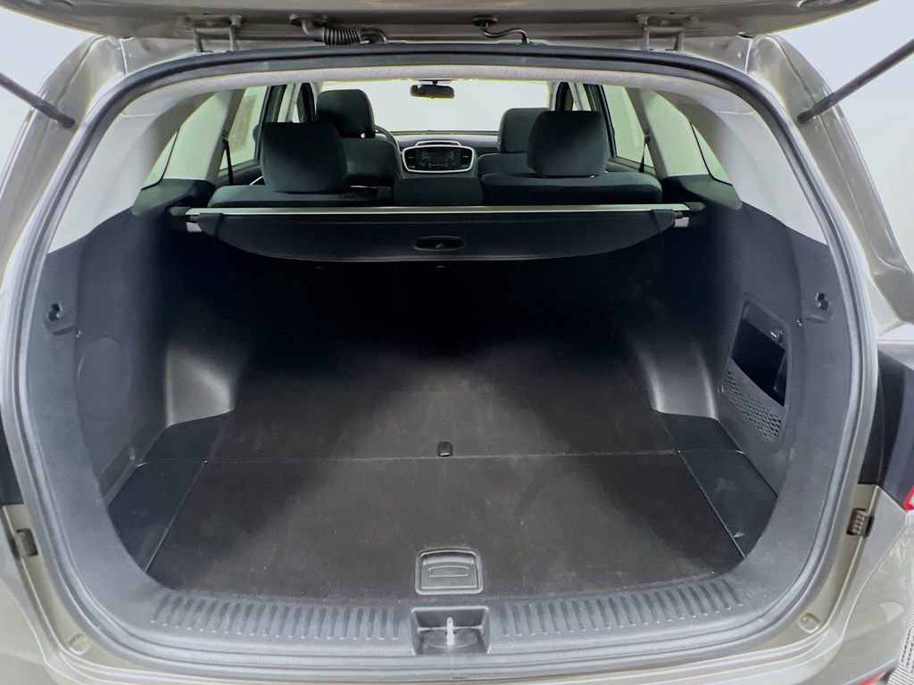 Used 2017 Kia Sorento L image 22