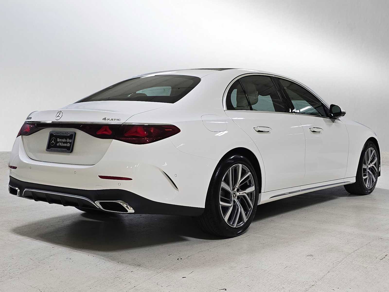 New 2026 Mercedes-Benz E 350 4MATIC Sedan image 3