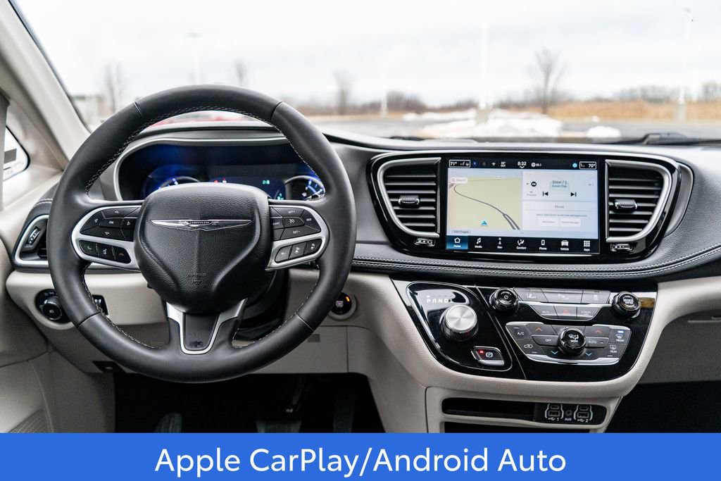 Used 2024 Chrysler Pacifica Select image 17